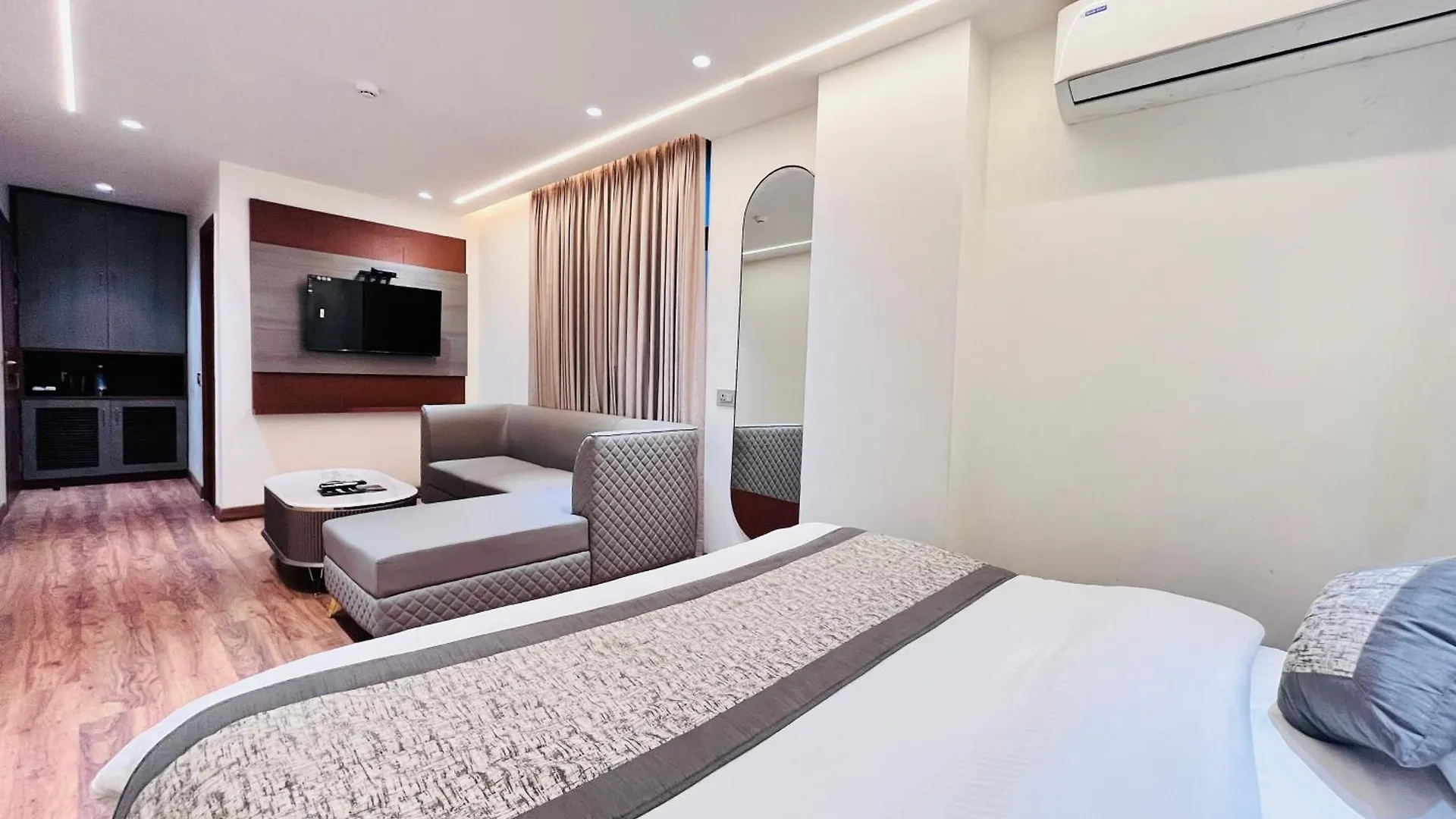 *** Hotel Western Blu Inn Delhi  India